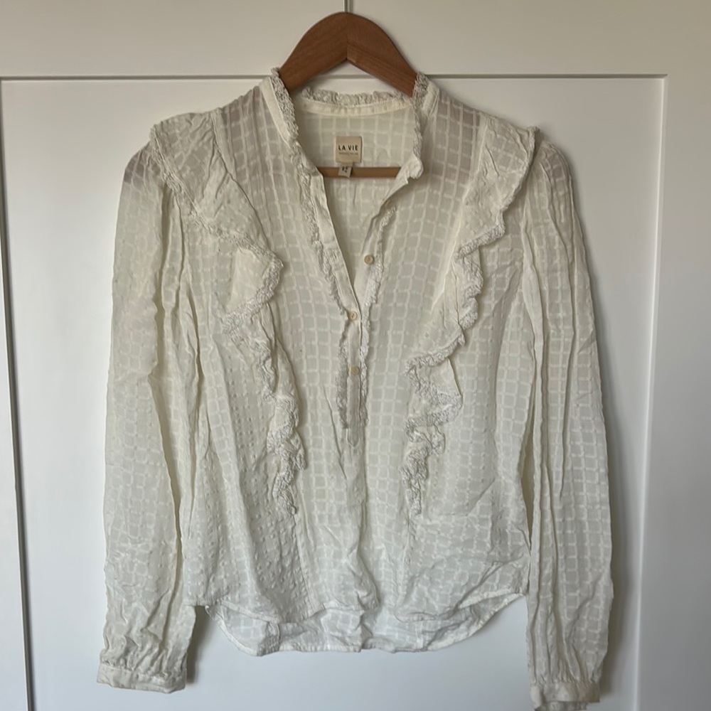 Aritzia Cream Ruffled Puff Sleeve Blouse